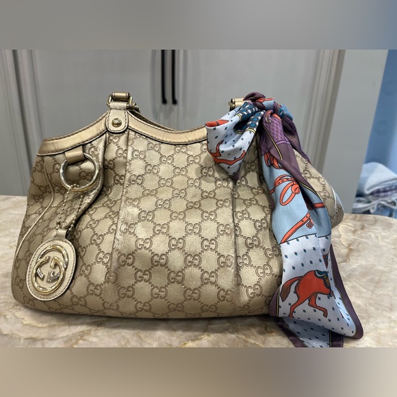 Gucci Sukey in  gold guccissima leather. - Picture 2 of 15